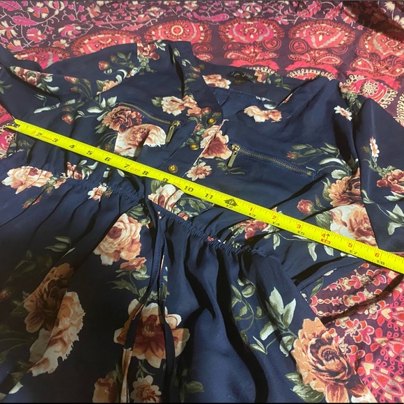 2/20 J for Justify Floral Blouse Zippers Buttons Elastic Waist 3/4 Sleeve Top - Picture 8 of 12